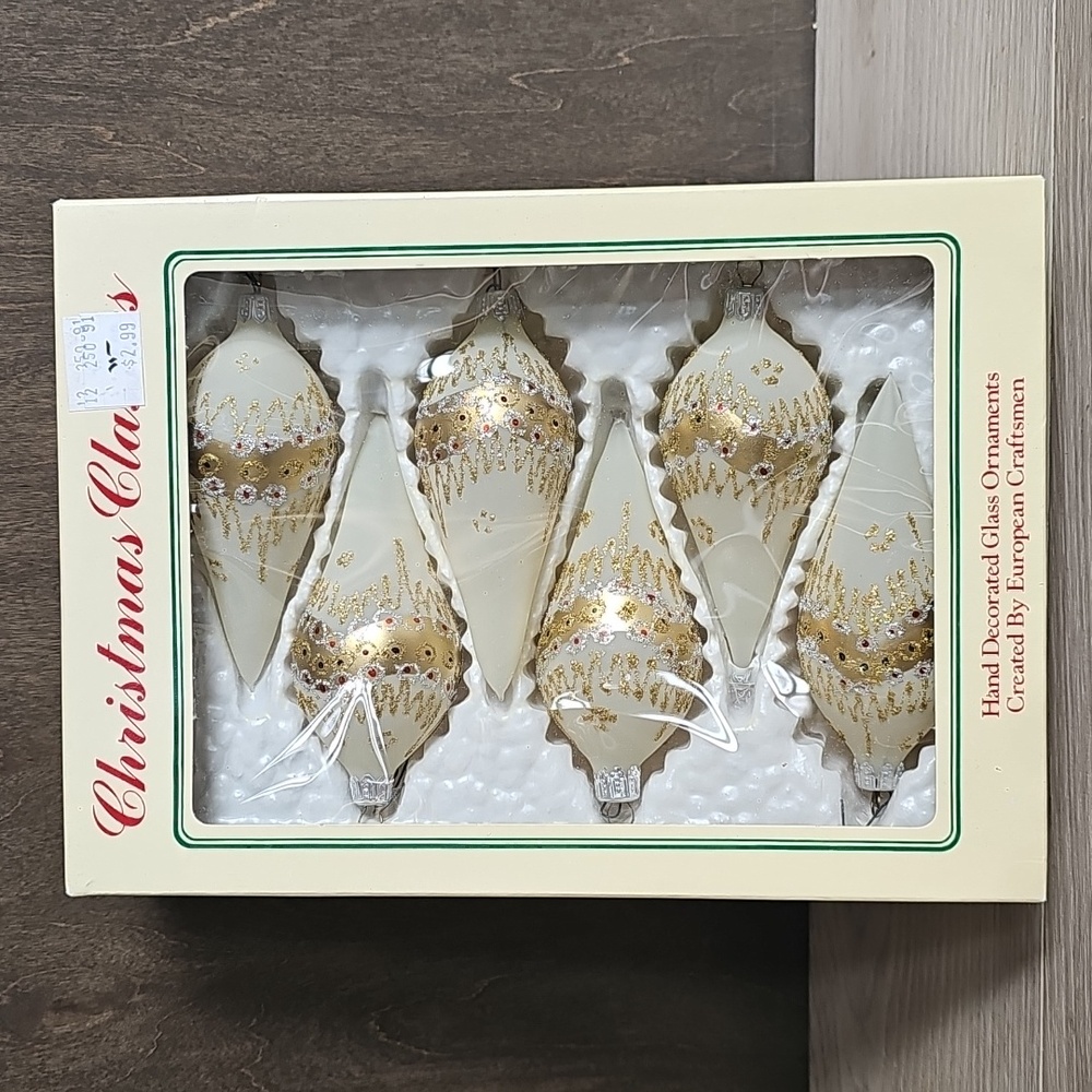 Vintage‎ 70s Christmas Classics Set Of 6 Glass Teardrop White Ornaments